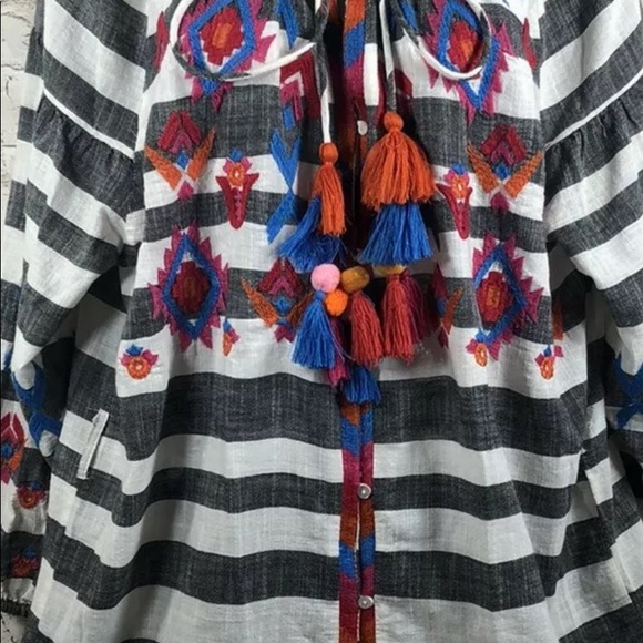 Embroidered tunic - Picture 10 of 10